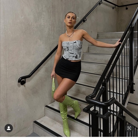 ZARA Newspaper Print Crop Top - Picture 2 of 13